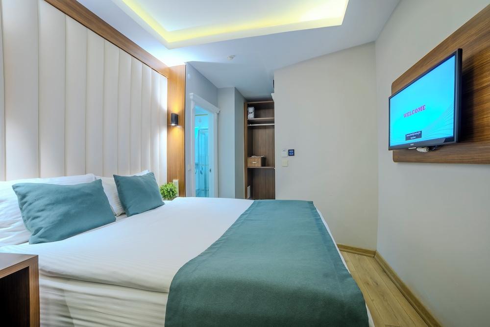 Hotel Black Tulip Room Type - Economy Double Room