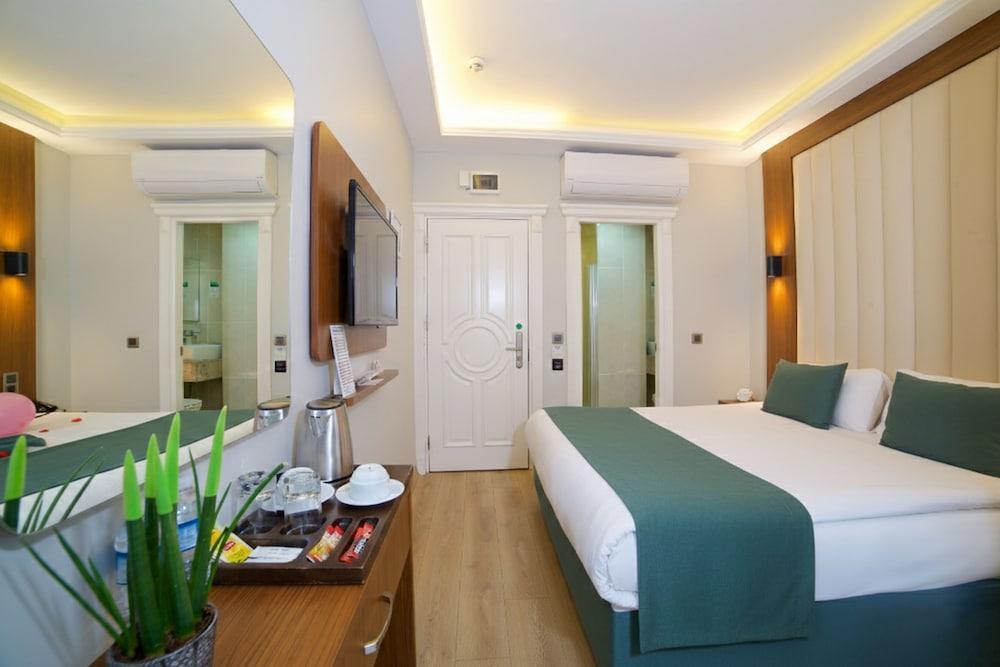 Hotel Black Tulip Room Type - Standard Double or Twin Room Hotel Black Tulip Room Type - Standard Double or Twin Room