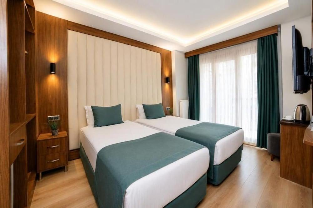 Weingart Black Tulip Room Type - Deluxe Room with Balcony