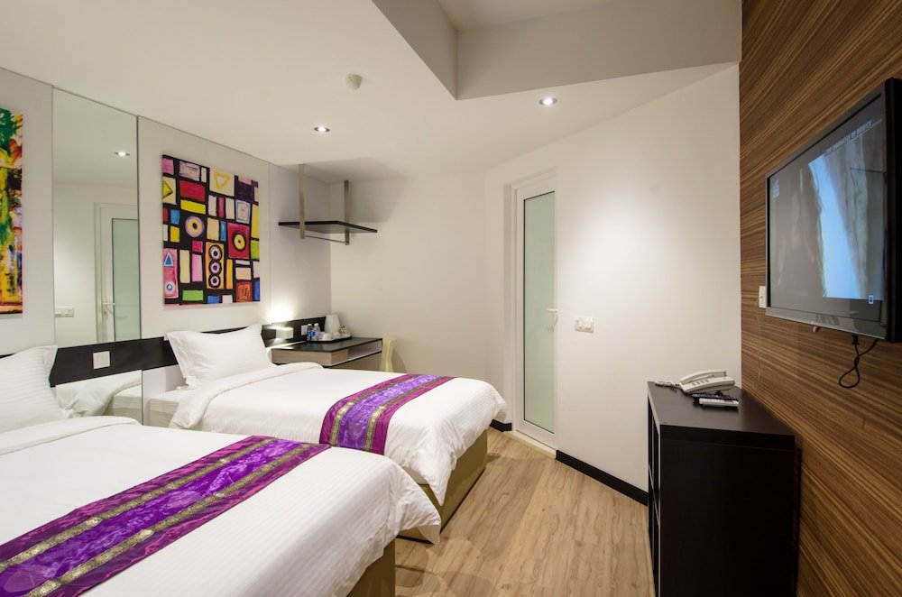 12FLY Hotel Room Type - Standard Triple Room