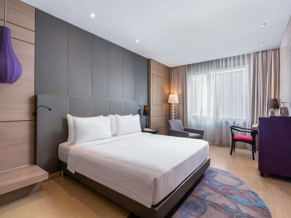 Mercure Jakarta Sabang Room Type - Deluxe Double Room, 1 Double Bed Mercure Jakarta Sabang Room Type - Deluxe Double Room, 1 Double Bed