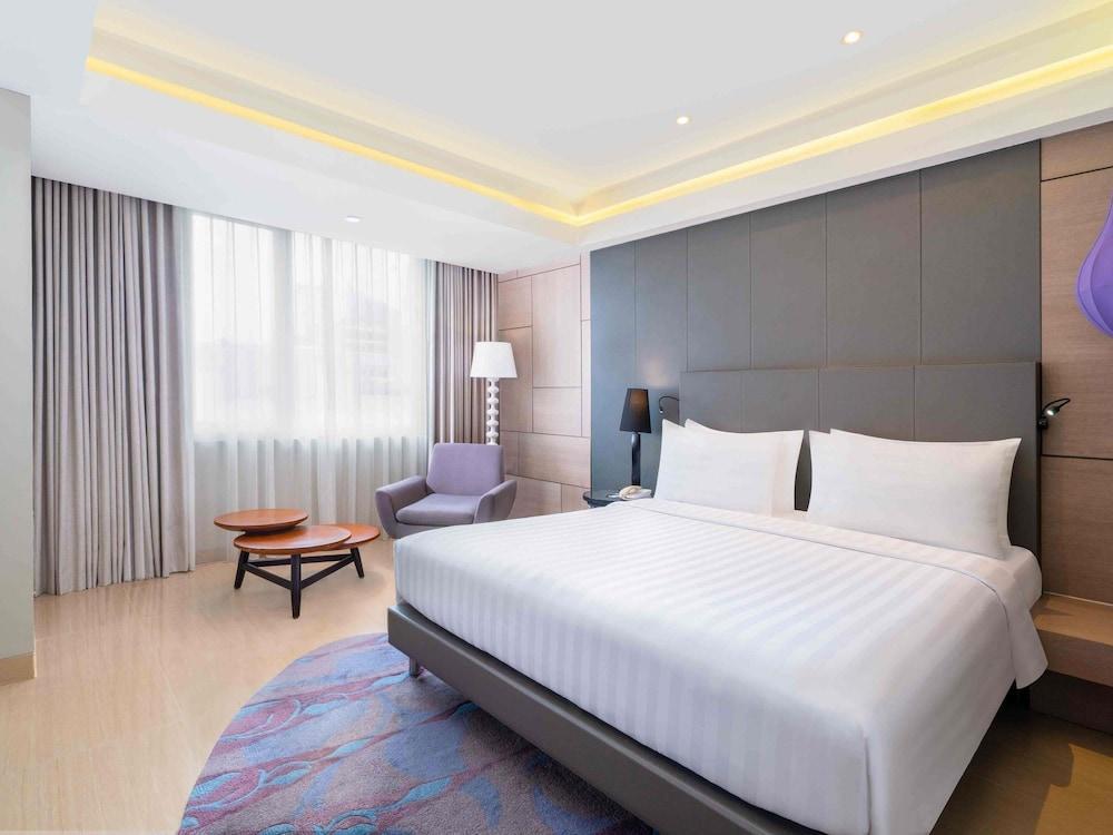 Mercure Jakarta Sabang Room Type - Deluxe Suite with Double Bed