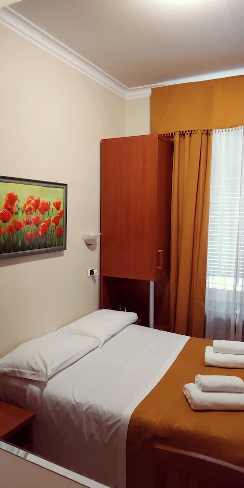 Hotel Everest Room Type - Triple Room