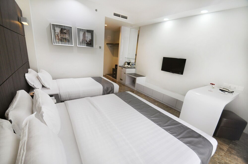 DREAMTEL Jakarta Room Type - Triple Room