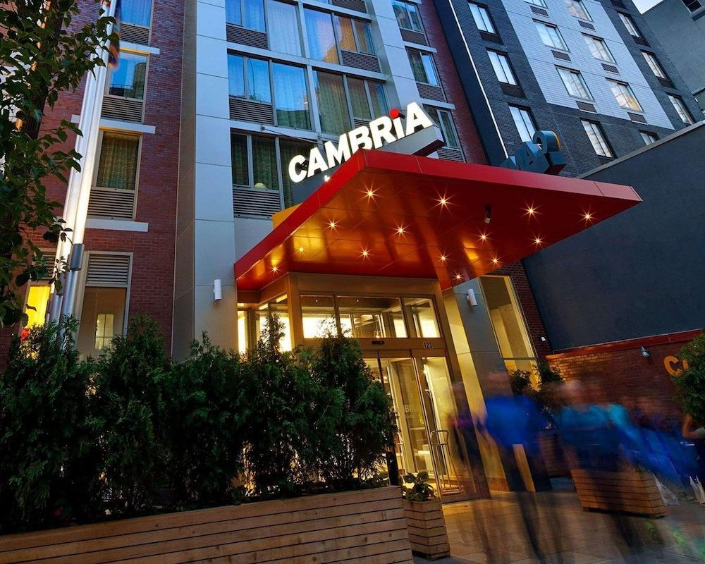 Cambria Hotel New York - Chelsea - Tap to explore photos