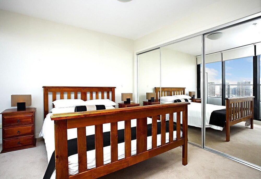Astra Apartments - Docklands - Tap to explore photos