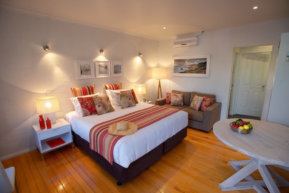Sorrento Beach Motel Room Type - Luxury King Spa Suite