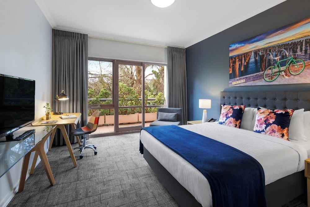 Kimberley Gardens Hotel & Serviced Apartments Room Type - Superior Queen Room
