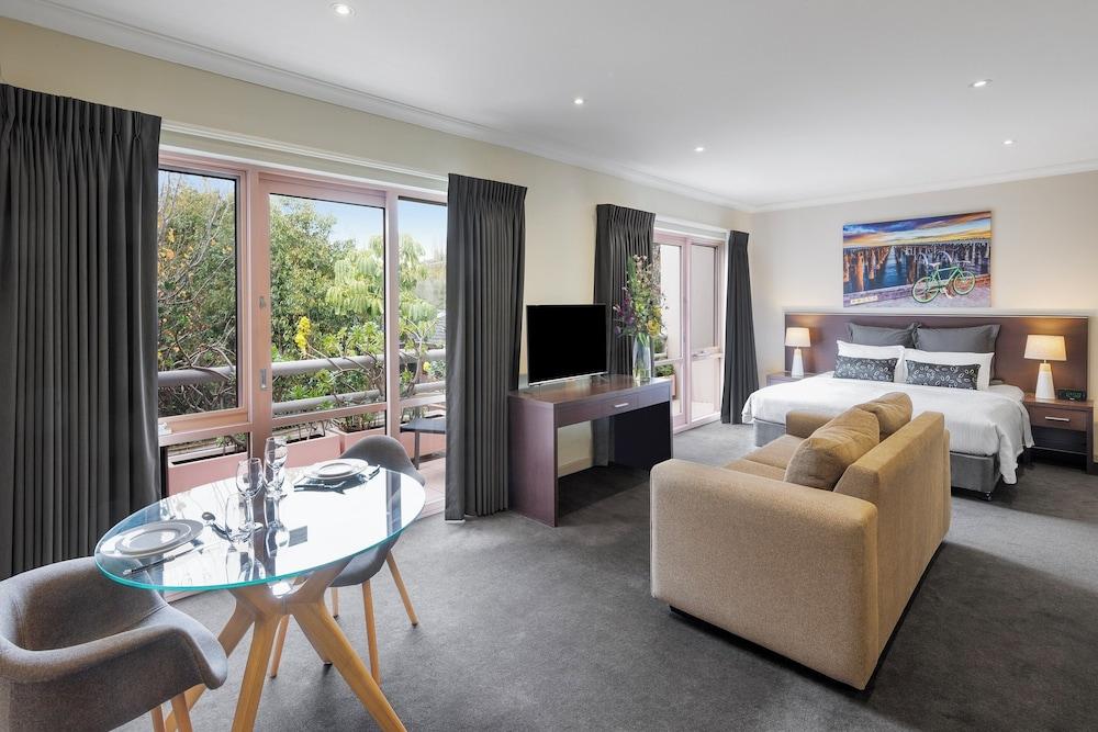 Kimberley Gardens Hotel & Serviced Apartments - Tap to explore photos