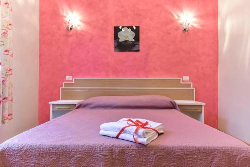 B&T Rooms Trani Room Type - Standard Double Room with Shared Bathroom B&T Rooms Trani Room Type - Standard Double Room with Shared Bathroom