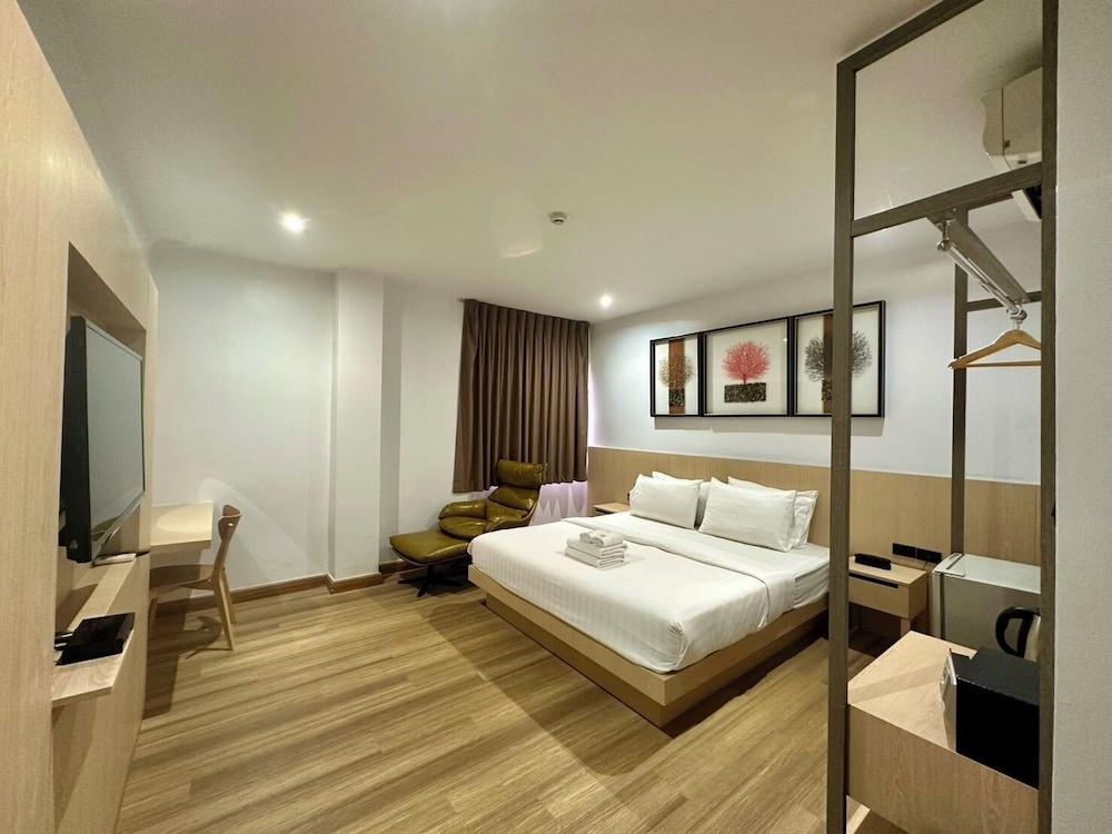 Sakura Sky Residence Room Type - Deluxe Double or Twin Room, Non Smoking