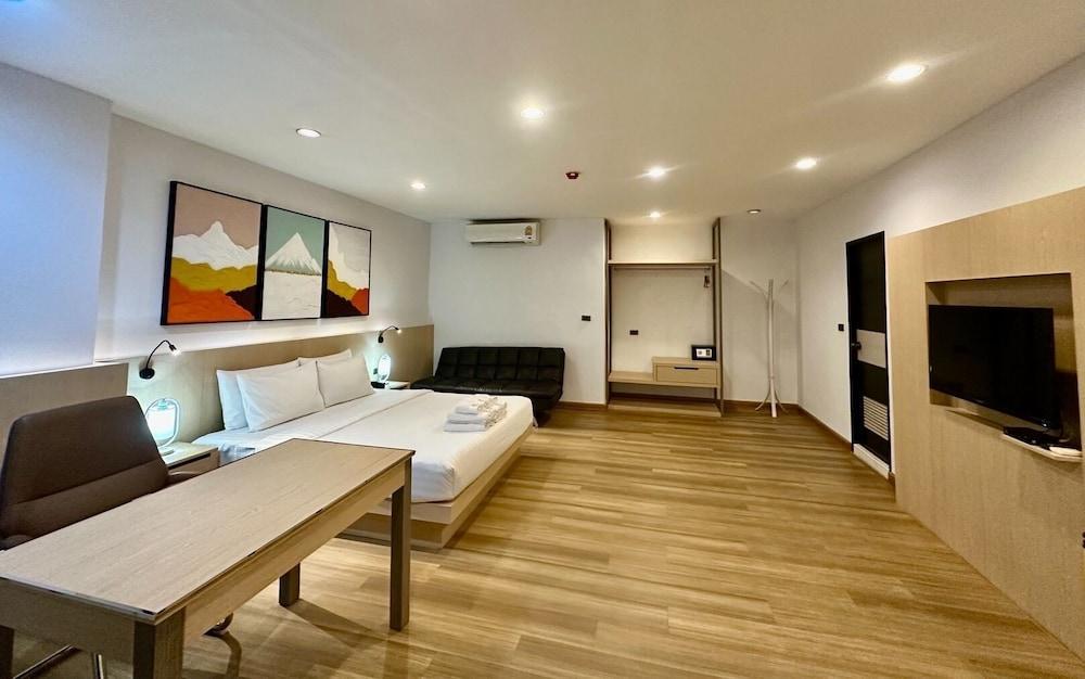 Sakura Sky Residence Room Type - Executive Suite, 1 King Bed with Sofa bed, Non Smoking Sakura Sky Residence Room Type - Executive Suite, 1 King Bed with Sofa bed, Non Smoking