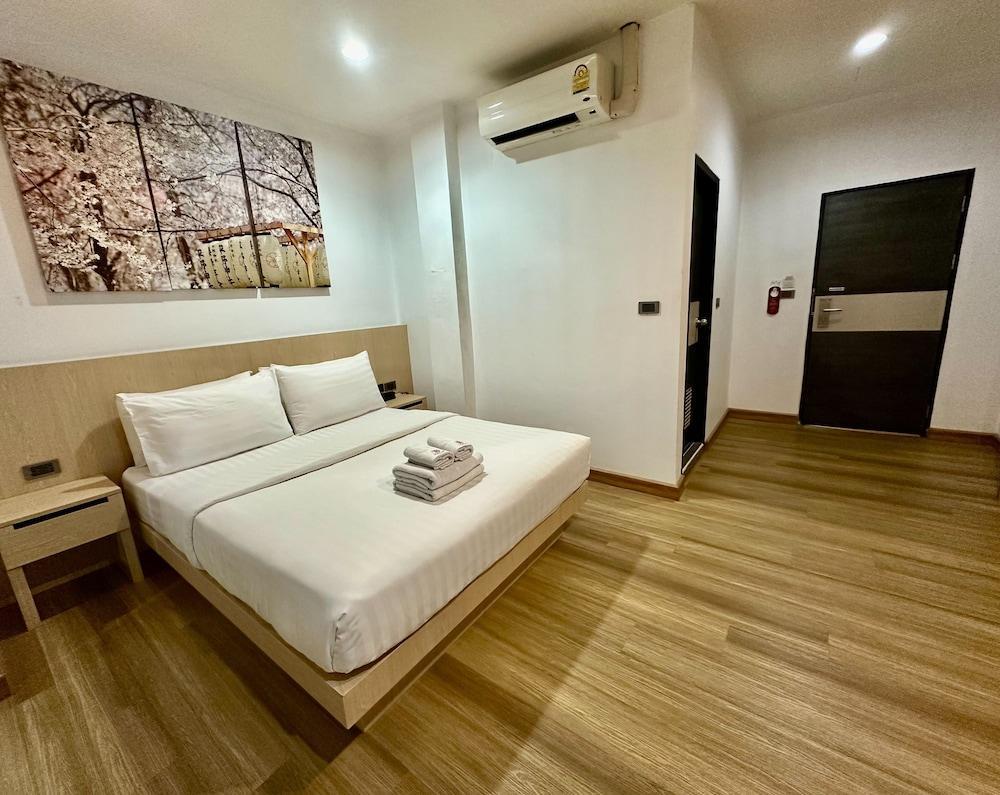 Sakura Sky Residence Room Type - Standard Double or Twin Room, Non Smoking