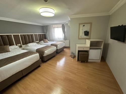 Hotel Sureyya Room Type - Standard Family Room Hotel Sureyya Room Type - Standard Family Room
