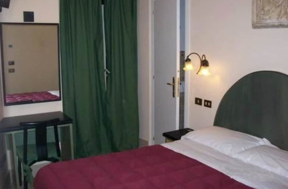 Hotel Prati - Tap to explore photos