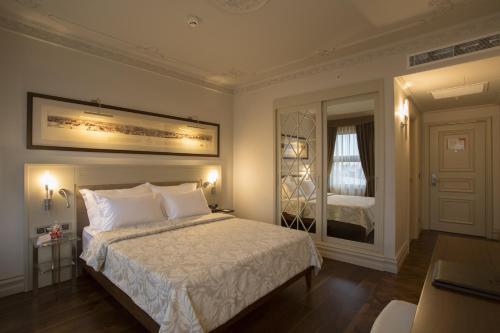 Taxim Lounge Hotel Special Category - Tap to explore photos