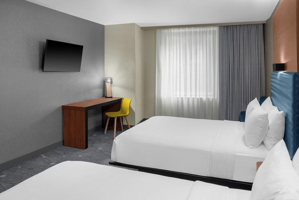 Aloft Manhattan Downtown - Financial District by Marriott - Tap to explore photos