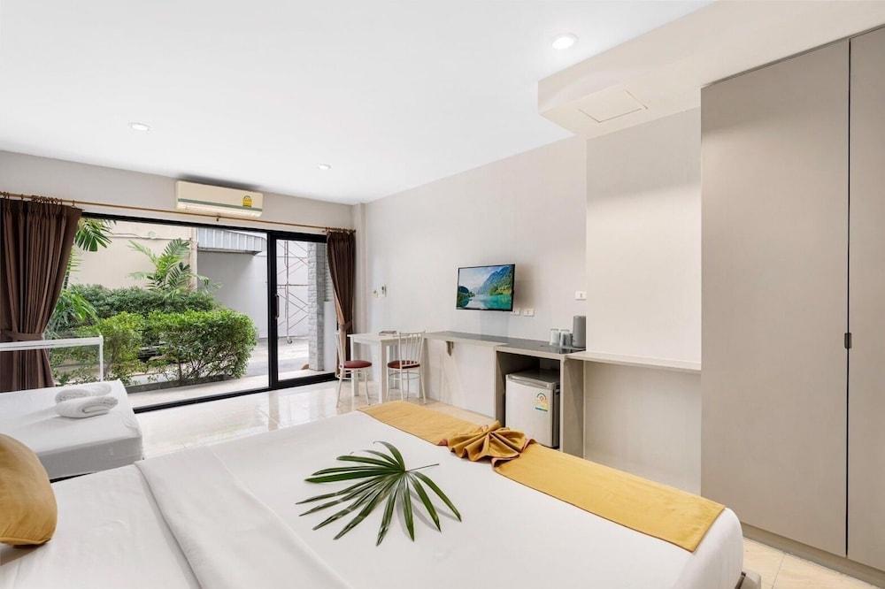Chaweng terrace Room Type - Superior Room, 1 Double Bed, Terrace, Ground Floor