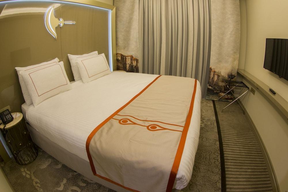 Peyk Hotel Room Type - Deluxe Double Room, Terrace, Corner