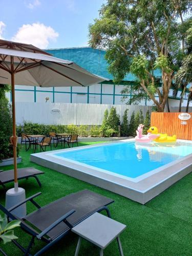 Ruenthip Residence Pattaya - Tap to explore photos
