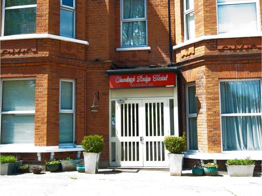 Chumleigh Lodge Hotel Ltd - Tap to explore photos