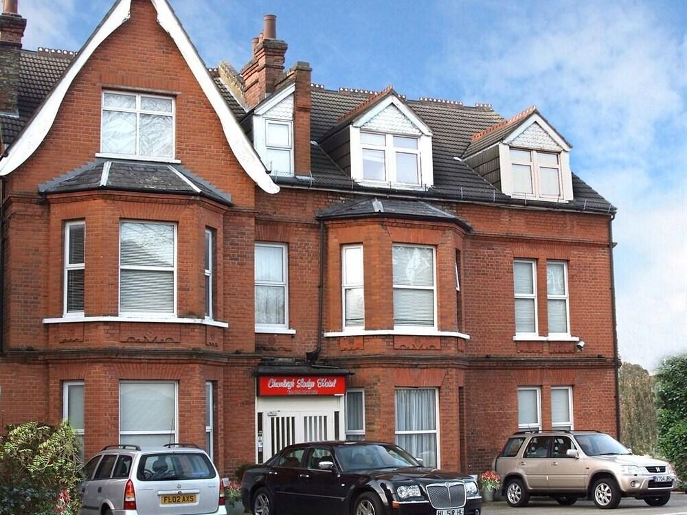 Chumleigh Lodge Hotel Ltd - Tap to explore photos