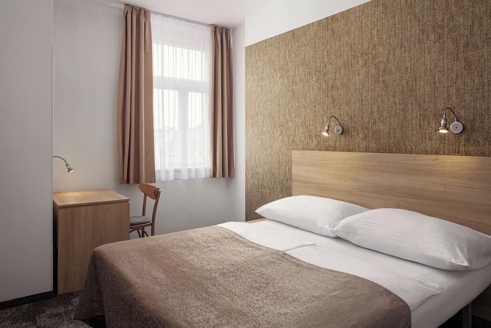 Hotel Ambiance Room Type - Standard Double or Twin Room