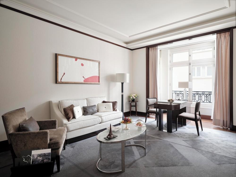 The Peninsula Paris Room Type - Superior Suite
