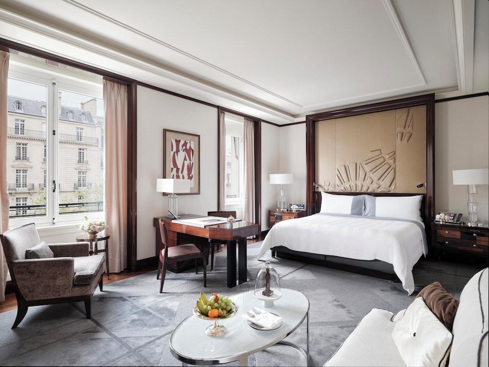 The Peninsula Paris Room Type - Junior Room, 1 King Bed