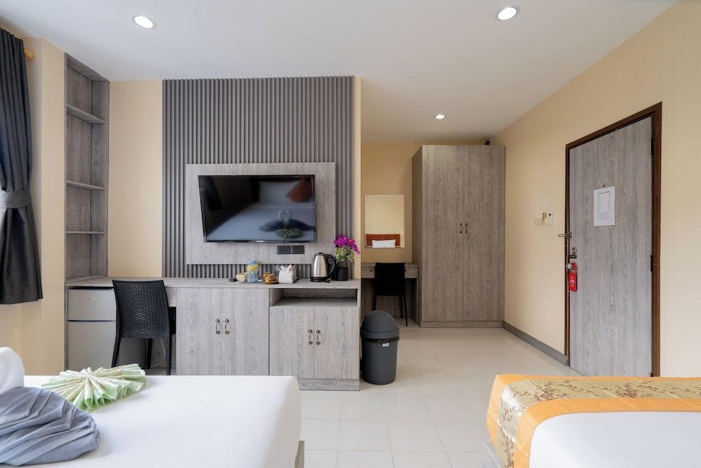 Square One Hotel Patong Room Type - Standard Double Room