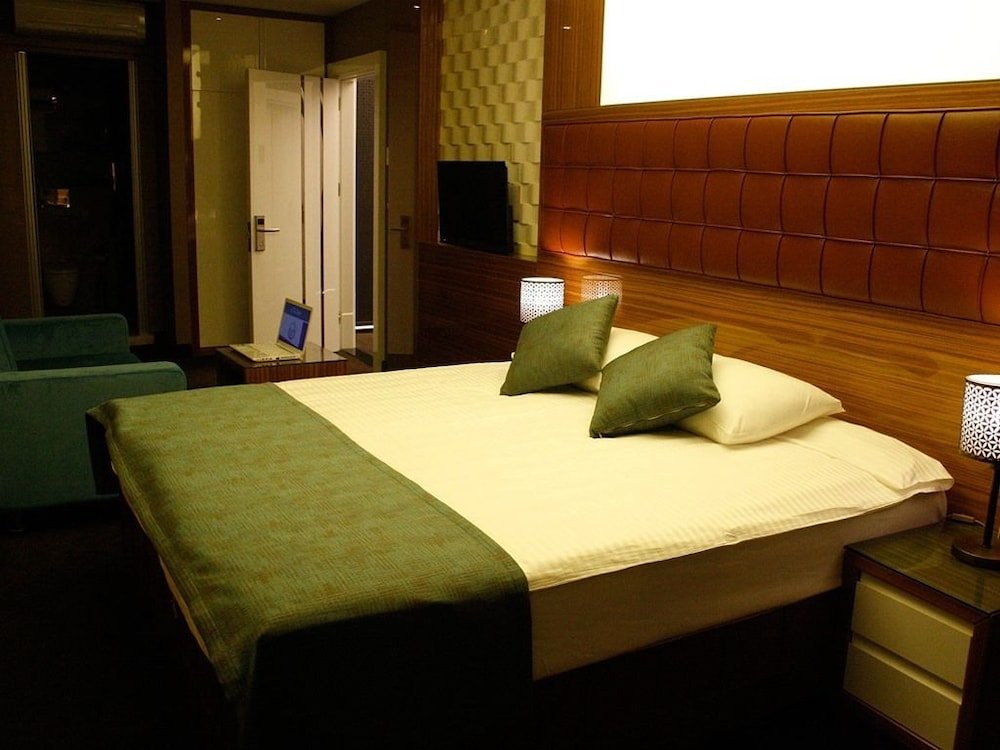 Atasehir Palace Hotel Istanbul Price Address Reviews