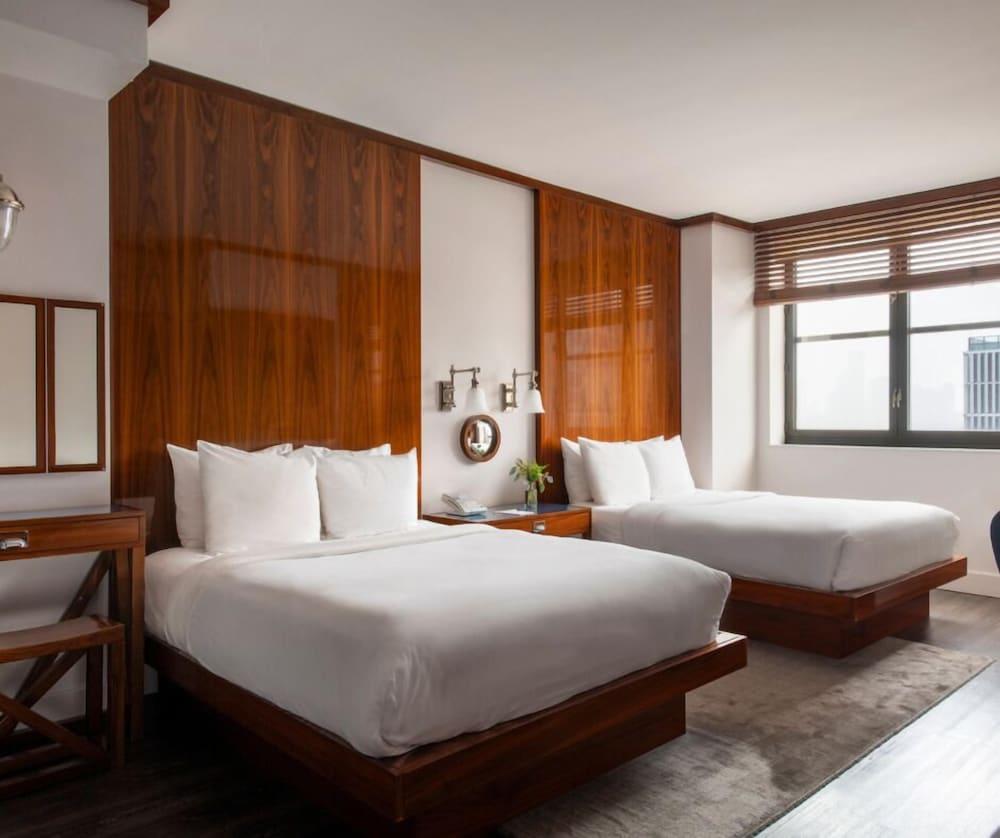Hotel Hugo Room Type - Deluxe Double Room (Double Double)