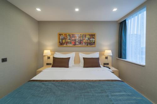 Monapart Hotel Istanbul Mecidiyekoy - Tap to explore photos