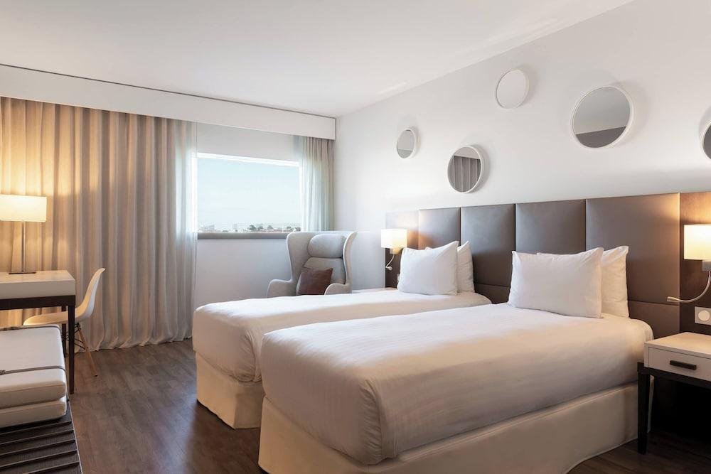 AC Hotel Paris Le Bourget Airport by Marriott Room Type - Room, 2 Twin Beds