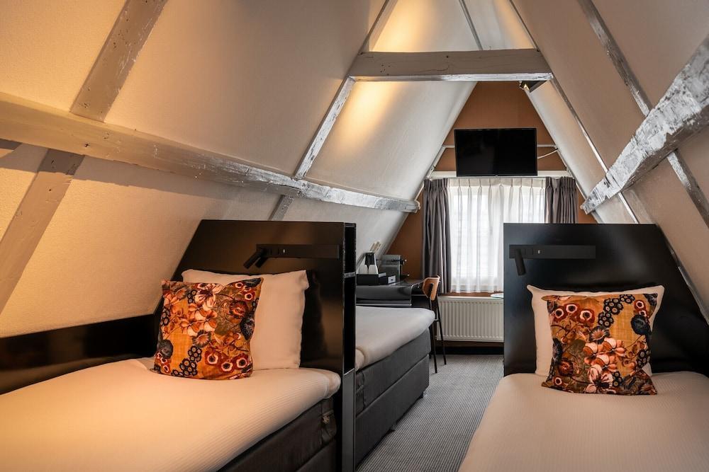 Hotel Mansion Room Type - Attic Quad Room with Limited Lift Access