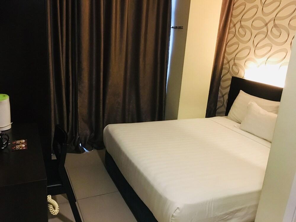 Izumi Hotel Bukit Bintang Room Type - Superior Queen