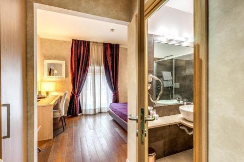 Boutique Rome Inn - Tap to explore photos