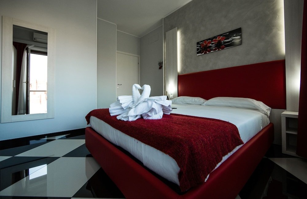 Heart of Rome Hotel - B&B - Tap to explore photos