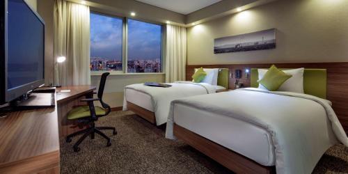 Hampton by Hilton Istanbul Kayasehir - Tap to explore photos