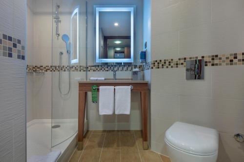 Hampton by Hilton Istanbul Kayasehir - Tap to explore photos