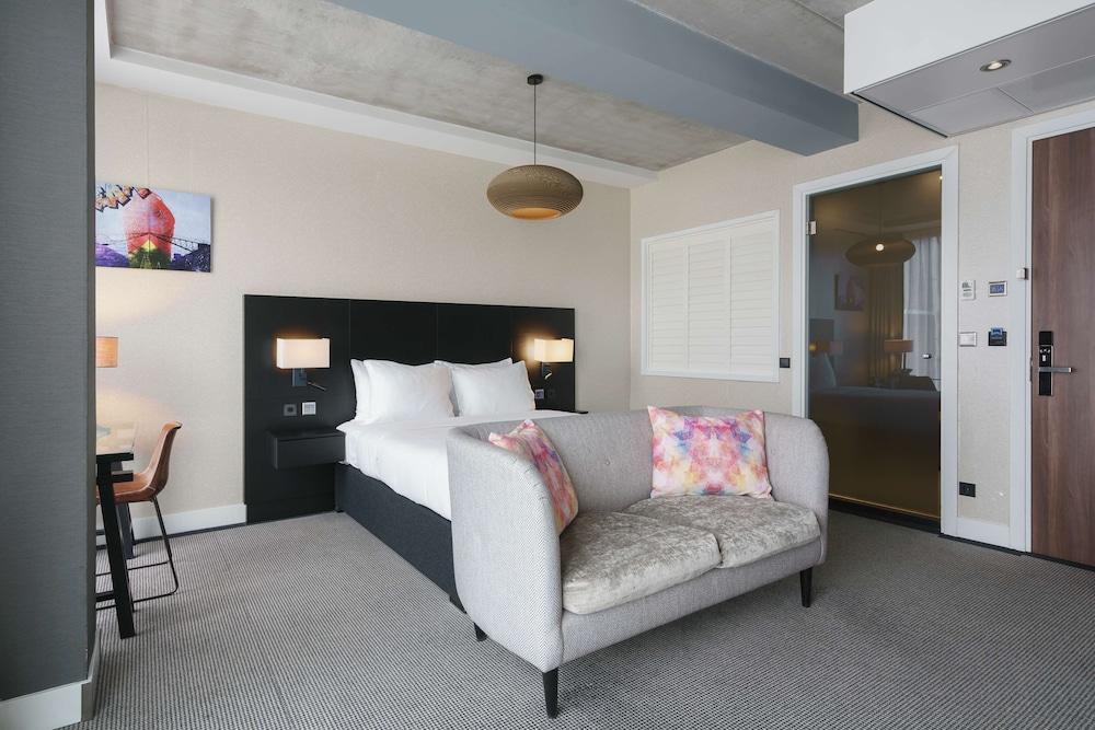 DoubleTree by Hilton Hotel Amsterdam - NDSM Wharf Room Type - Deluxe Room, 1 Queen Bed, Non Smoking