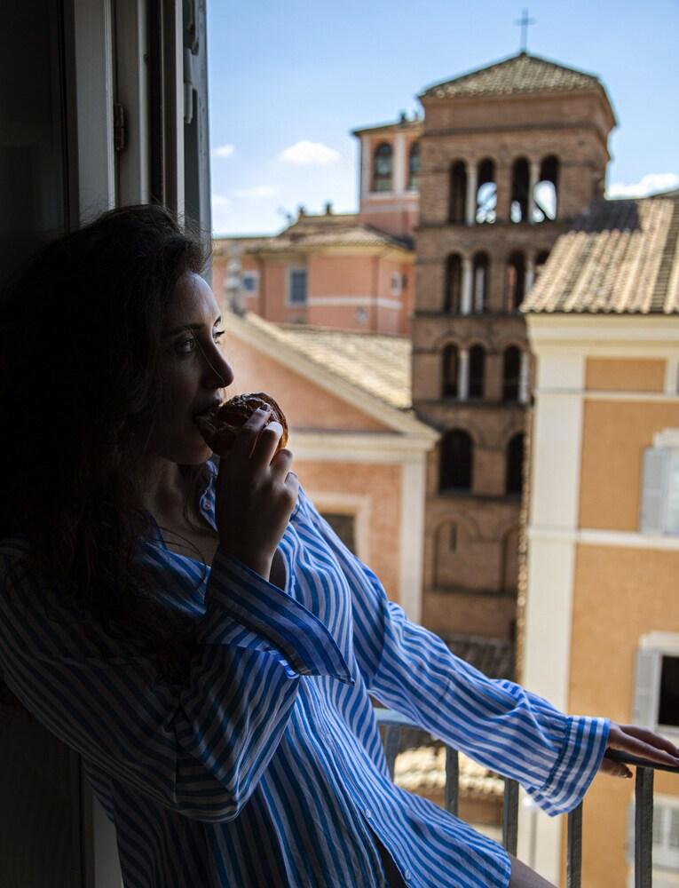Splendor Suite Rome - Suites and Apartments - Tap to explore photos