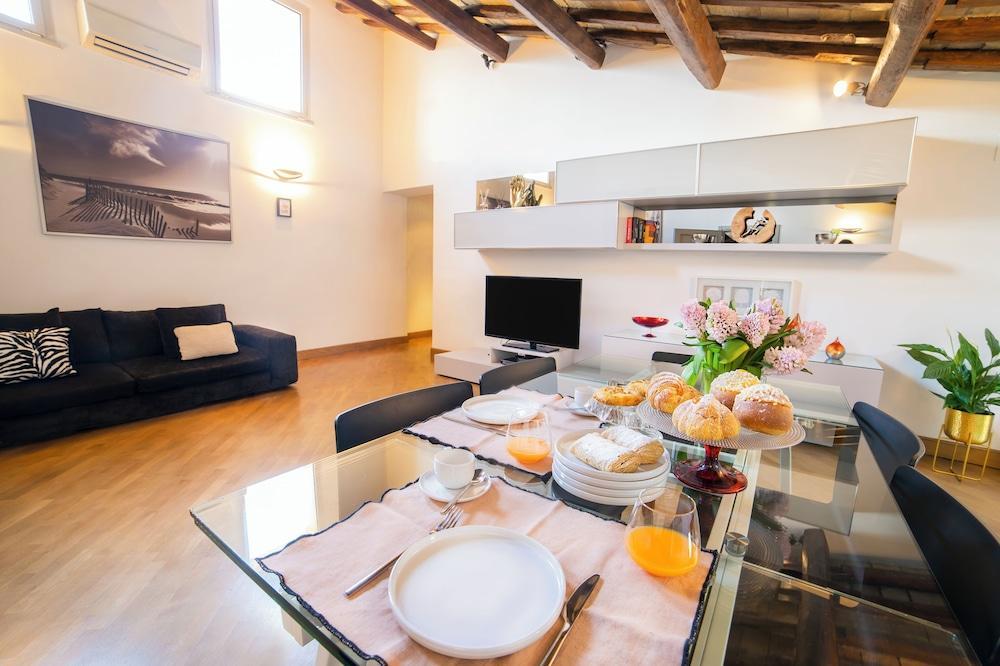 Splendor Suite Rome - Suites and Apartments - Tap to explore photos