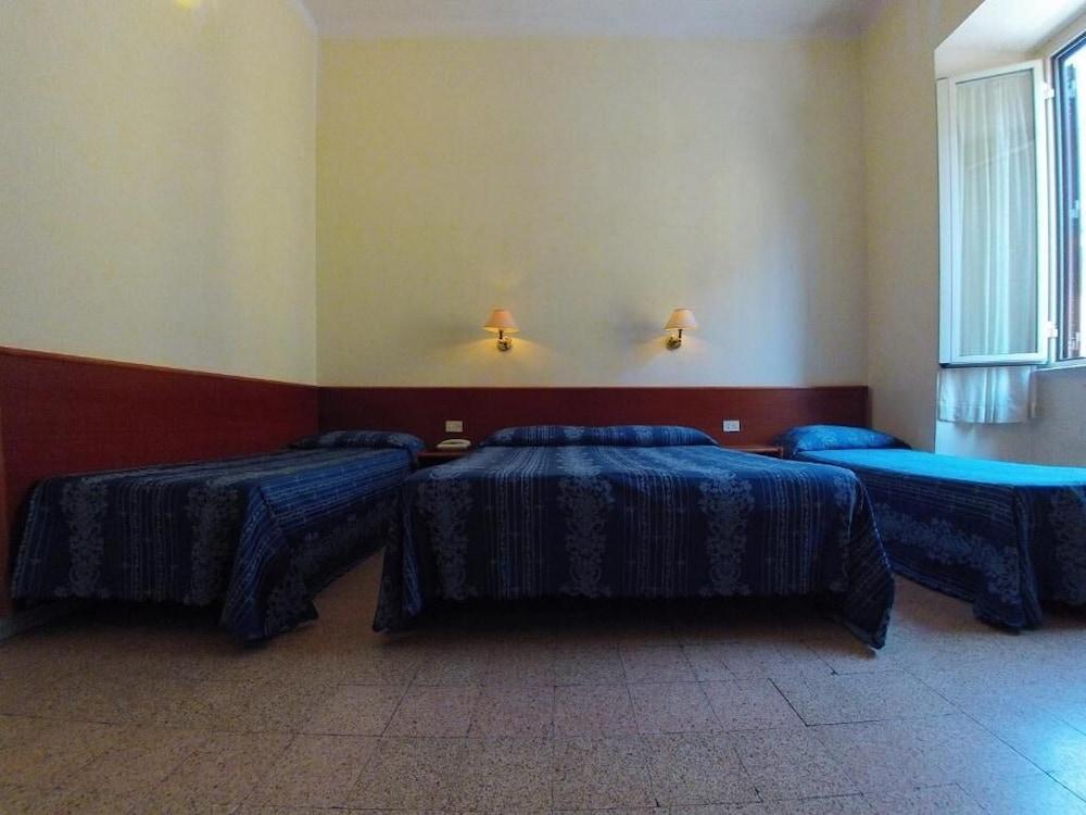 Ferrari Room Type - Quadruple Room