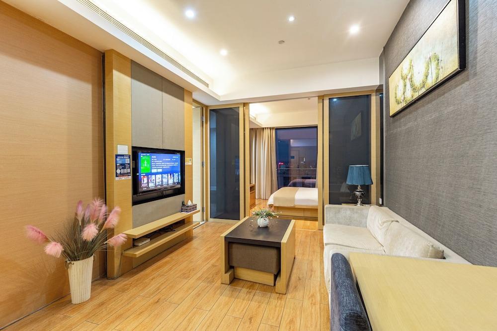Xingyi International Hotel Poly Store Room Type - Business Suite