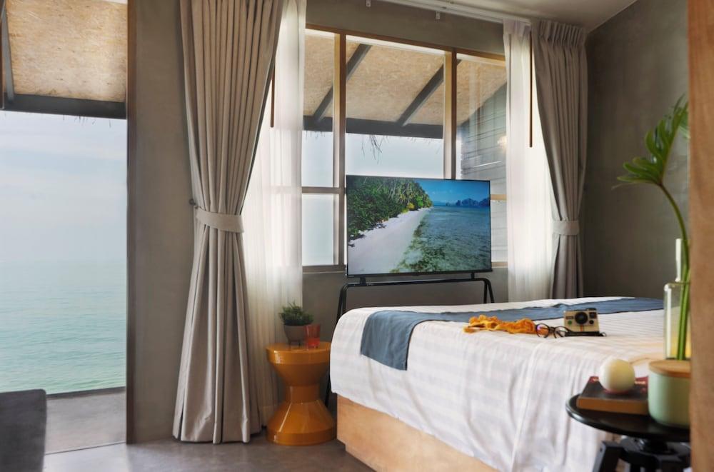Escape Beach Resort Room Type - Honeymoon Bungalow, Beachfront
