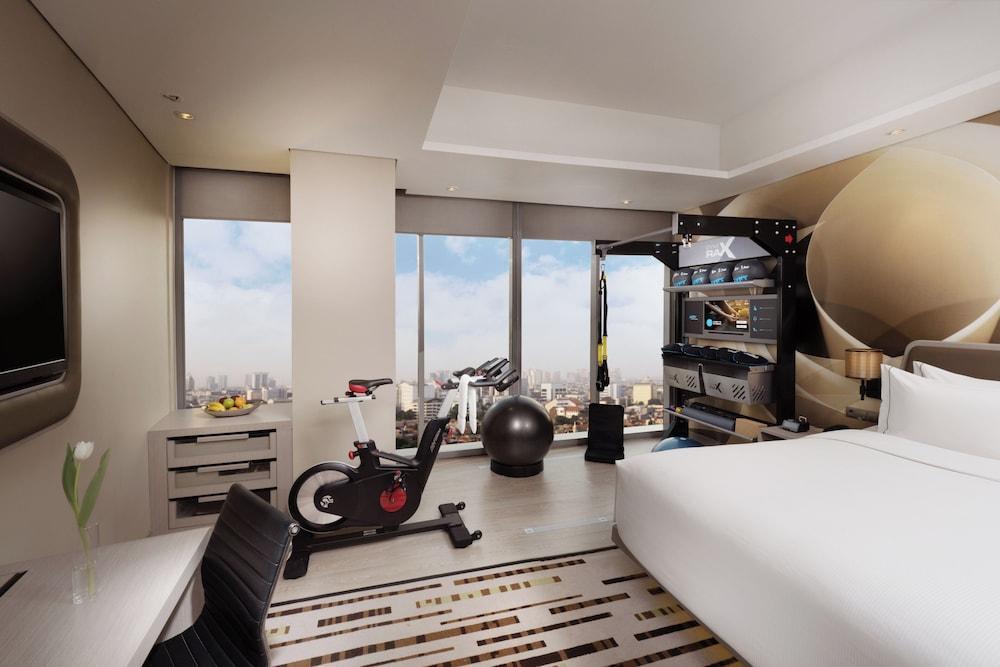 DoubleTree by Hilton Jakarta - Diponegoro Room Type - KING BED FITNESS ROOM