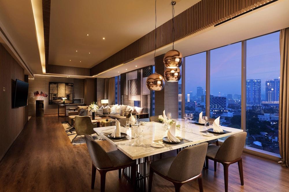 DoubleTree by Hilton Jakarta - Diponegoro Room Type - PENTHOUSE SUITE