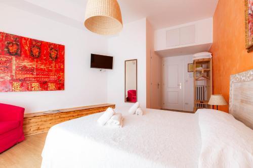 Federici Guest House - Tap to explore photos
