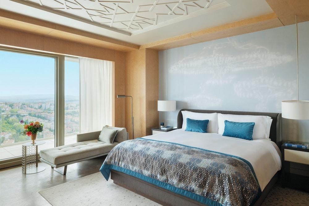 Raffles Istanbul Room Type - Corner Premier Room, 1 King Bed